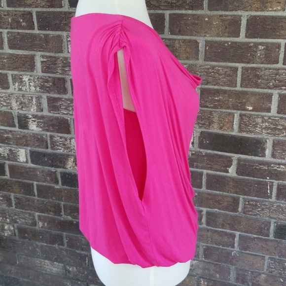 Bisou Bisou Sleeveless Top - Picture 2 of 5